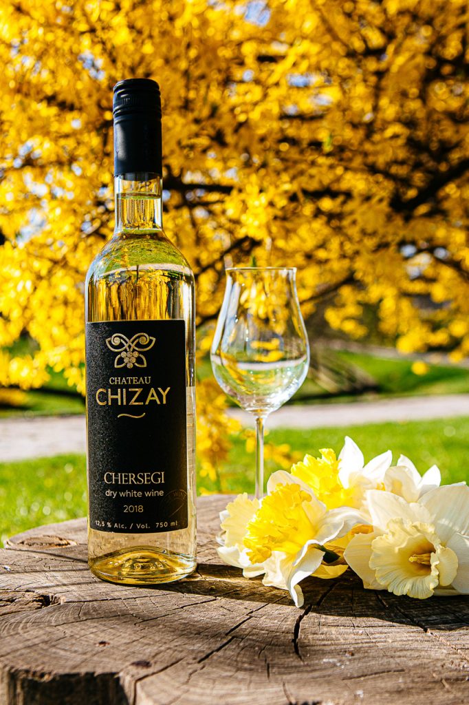 Купити Закарпатське вино Черсегі - Chateau Chizay